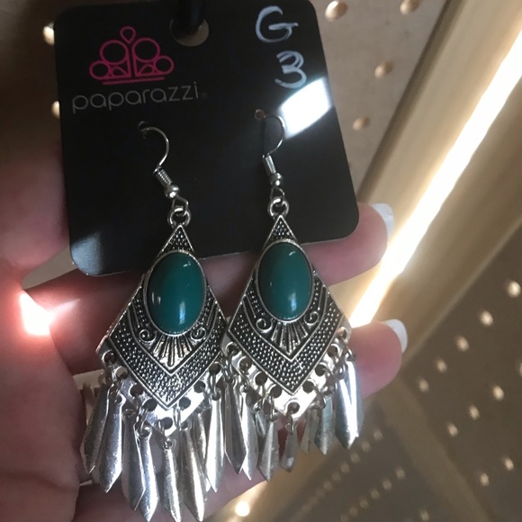 Silver earrings w/dark green matte center stones